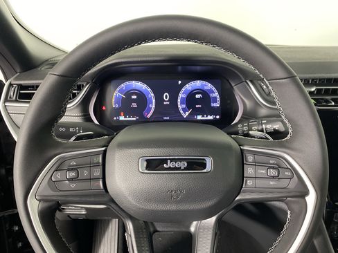 New 2025 Jeep Grand Cherokee L Altitude image 18