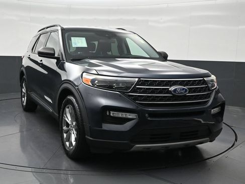 Used 2022 Ford Explorer XLT w/ Equipment Group 202A RWD image 8