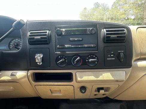 Used 2005 Ford F250 XLT RWD image 13