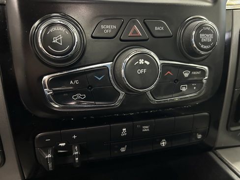 Used 2018 RAM 1500 Sport image 12