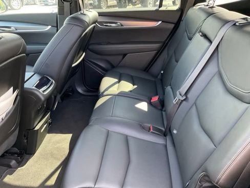Used 2024 Cadillac XT6 Luxury FWD image 17