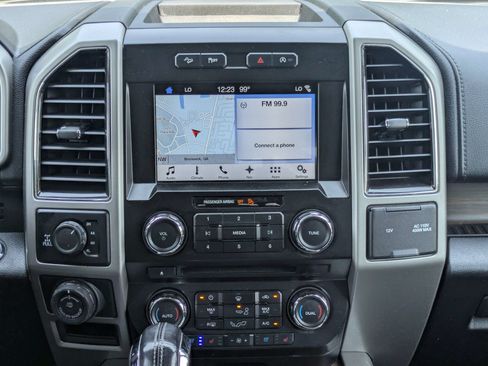 Used 2017 Ford F150 Lariat AWD/4WD image 4