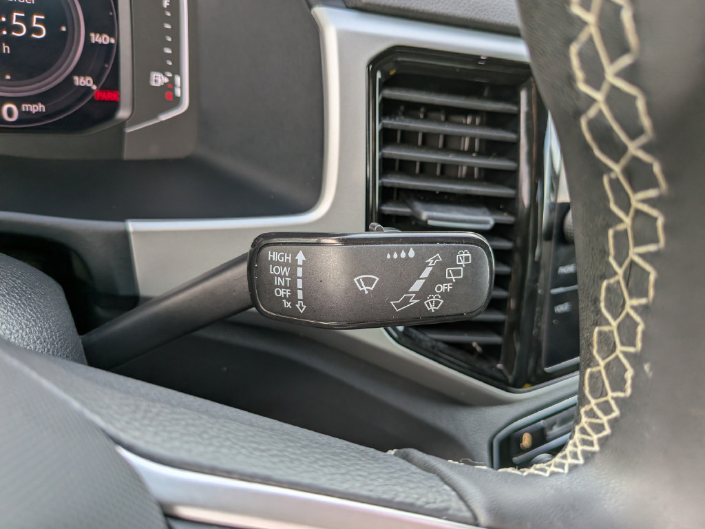 Used 2023 Volkswagen Atlas Cross Sport SE w/ Panoramic Sunroof Package FWD image 31