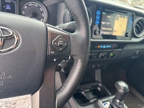 Used 2016 Toyota Tacoma 4x4 Double Cab image 16
