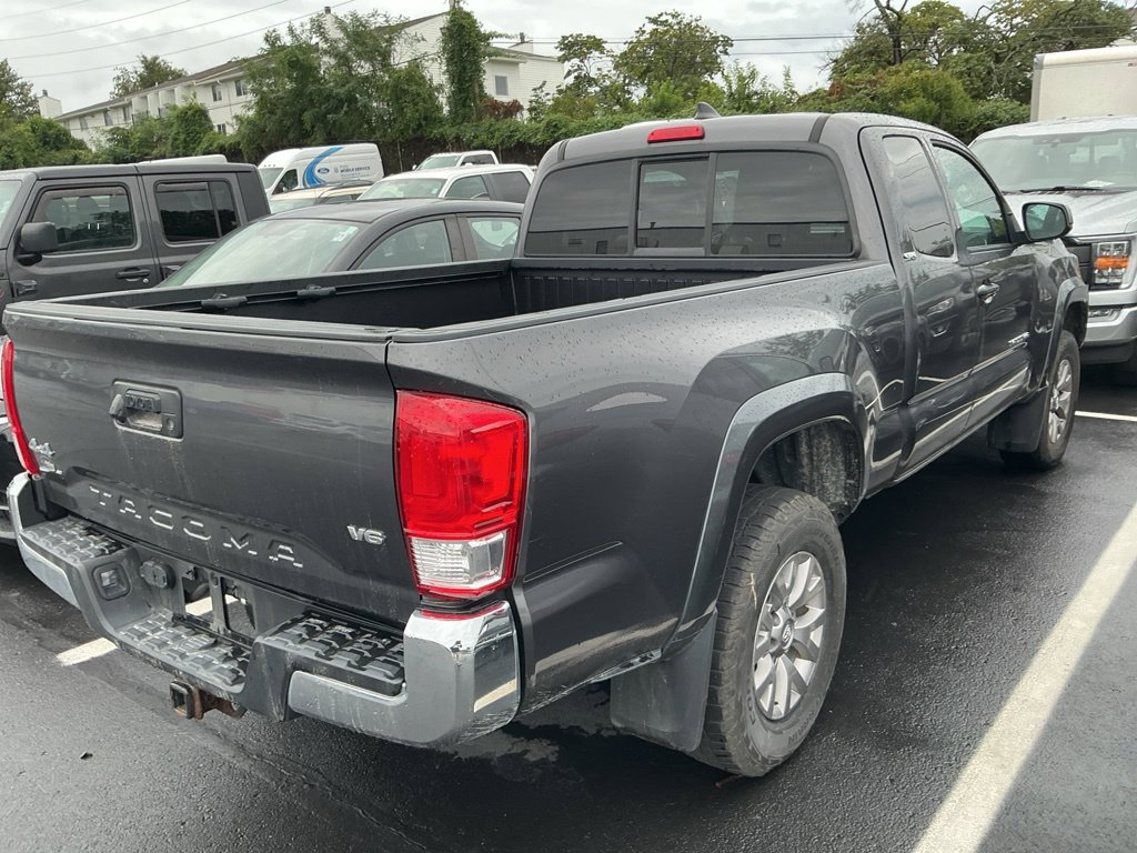 Used 2017 Toyota Tacoma SR5 w/ Tow Package AWD/4WD image 12