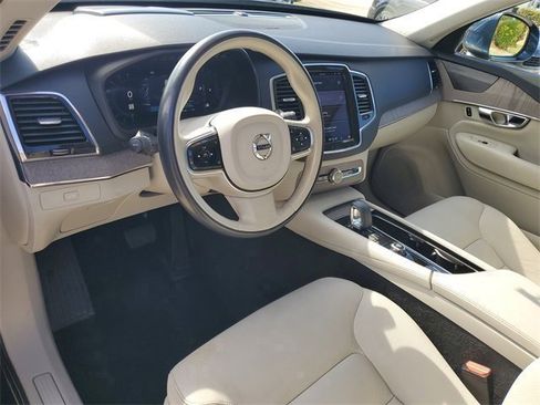Used 2023 Volvo XC90 B5 Plus w/ Protection Package Premier image 4
