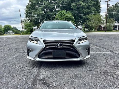 Used 2018 Lexus ES 350 w/ Luxury Package w/Wood Trim FWD image 2