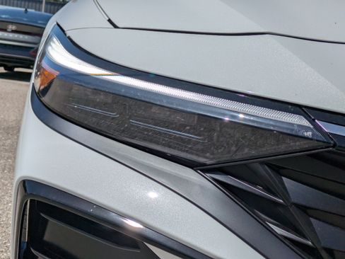 New 2026 Hyundai Elantra Limited FWD image 10