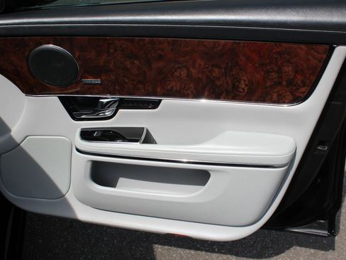 Used 2013 Jaguar XJ AWD image 26