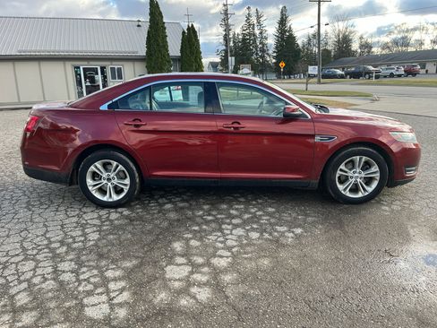 Used 2014 Ford Taurus SEL image 6