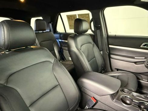 Used 2017 Ford Explorer XLT w/ Equipment Group 202A image 54