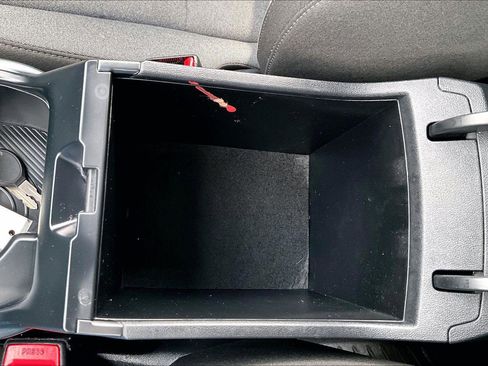 Used 2025 Kia K4 LXS image 33