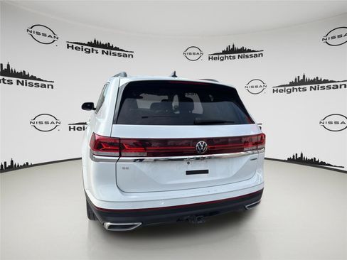 Used 2024 Volkswagen Atlas SE image 4