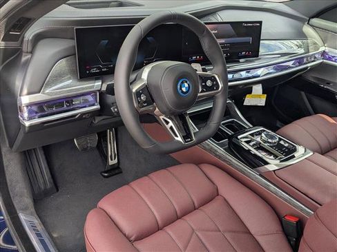 New 2026 BMW 750e xDrive image 3