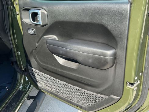 Used 2021 Jeep Gladiator Sport AWD/4WD image 14