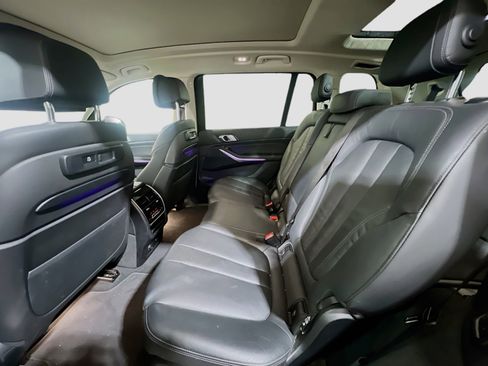 Used 2022 BMW X7 xDrive40i w/ Premium Package image 18