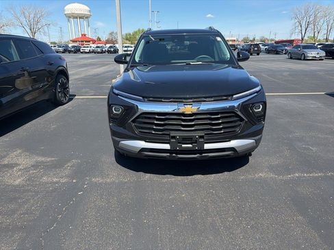 Used 2025 Chevrolet TrailBlazer LT AWD/4WD image 6