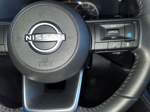 Certified 2025 Nissan Pathfinder SV image 25