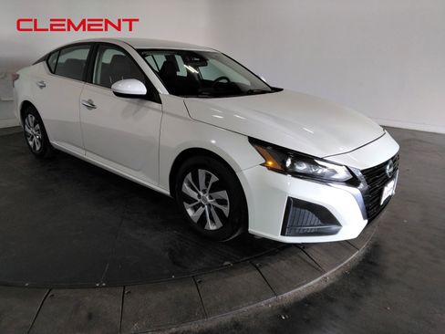 Used 2023 Nissan Altima 2.5 S image 4