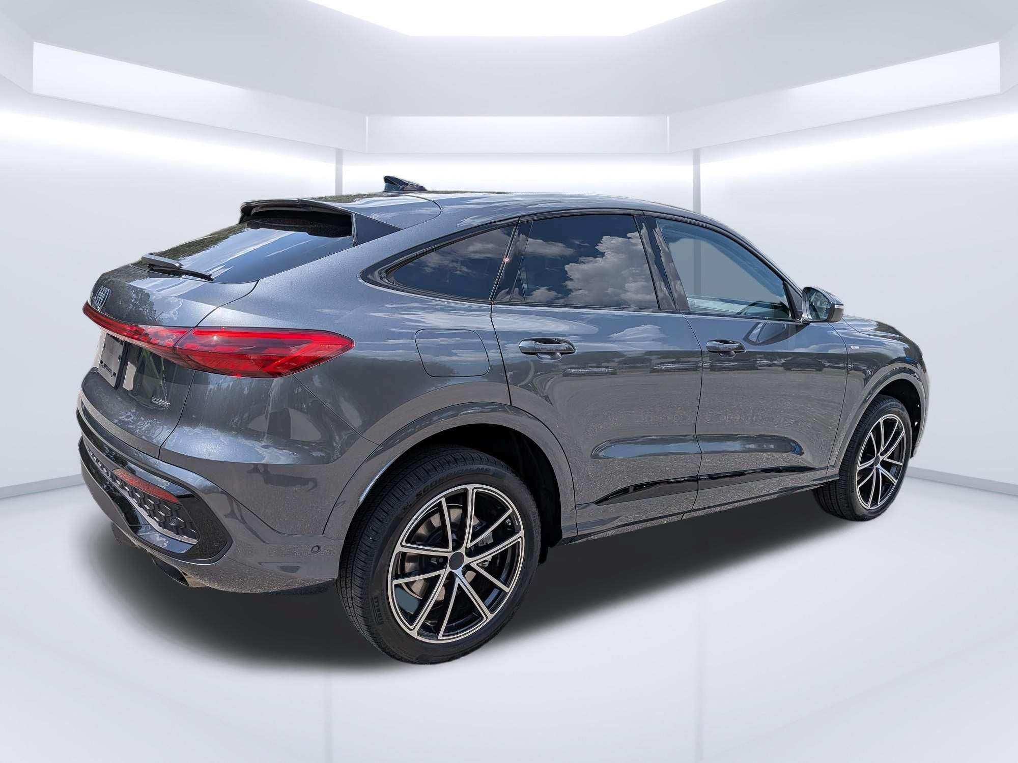New 2026 Audi Q5 Premium Plus AWD/4WD image 3