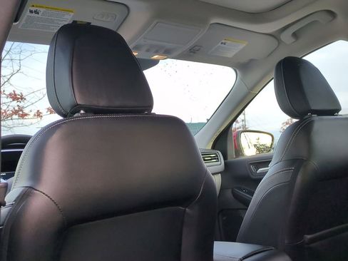 Certified 2023 Ford Escape Platinum w/ Premium Technology Package image 19