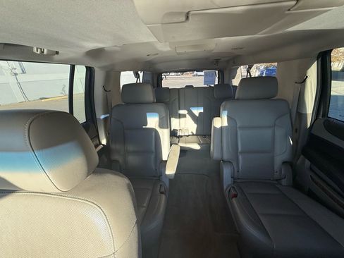Used 2015 Chevrolet Suburban LTZ image 27