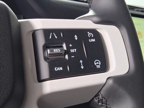 New 2026 Land Rover Defender 110 X-Dynamic SE AWD/4WD image 26