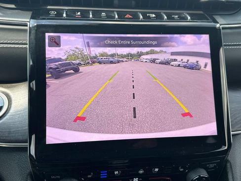 Used 2023 Jeep Grand Cherokee Overland w/ Luxury Tech Group IV RWD image 29
