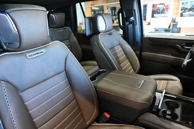 New 2026 GMC Yukon Denali Ultimate AWD/4WD image 10
