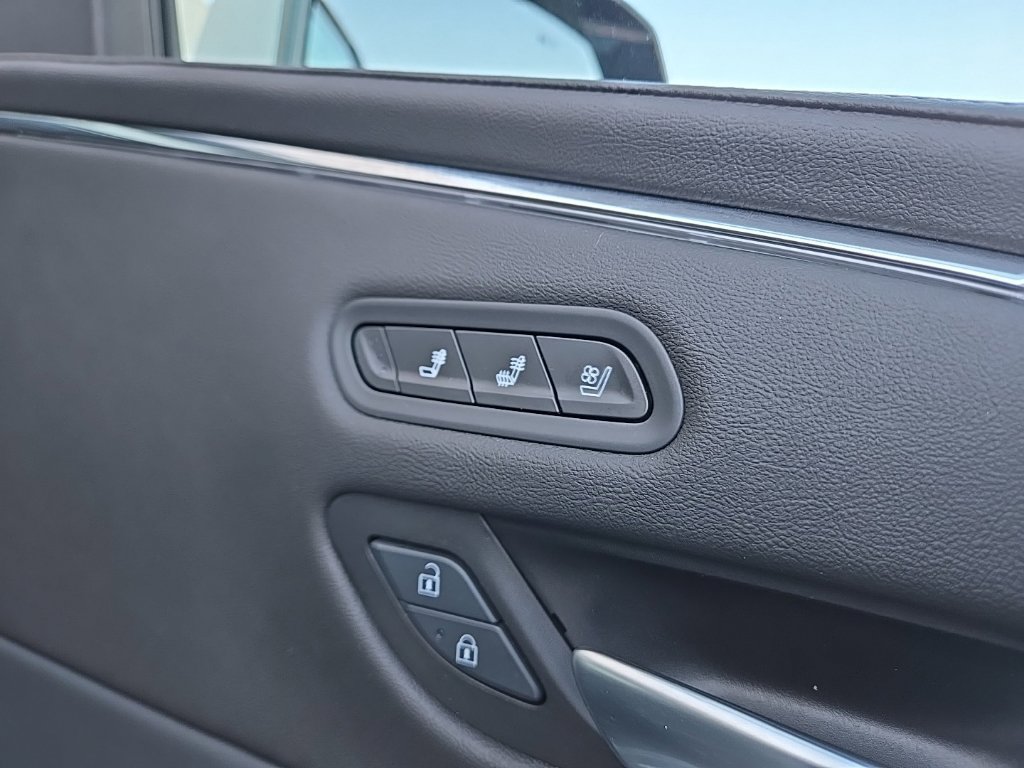 Certified 2024 Cadillac Escalade Premium Luxury w/ LPO, Floor Liner Package AWD/4WD image 22