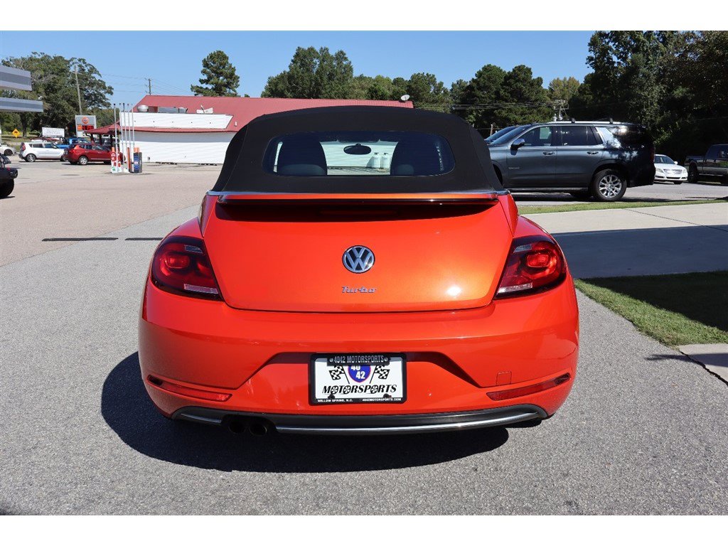 Used 2019 Volkswagen Beetle 2.0T FWD image 4
