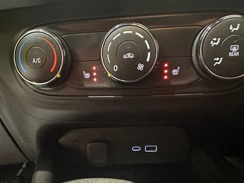 Used 2024 Chevrolet Trax RS image 11