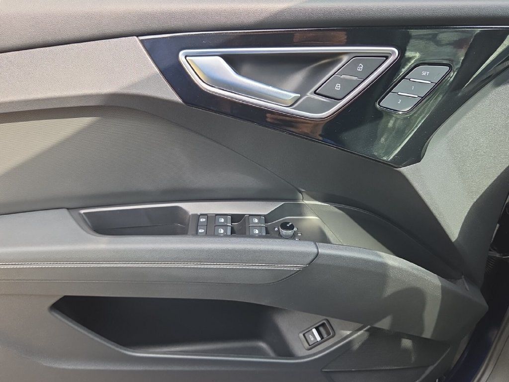 Used 2023 Audi Q4 e-tron Premium Plus RWD image 28