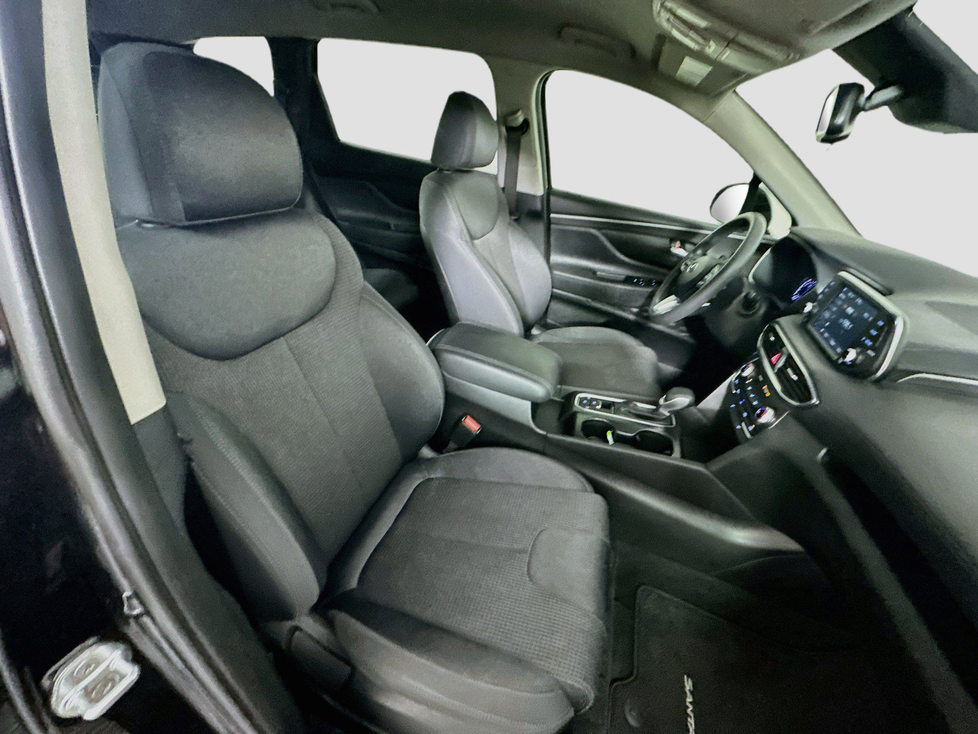 Used 2019 Hyundai Santa Fe SEL FWD image 29