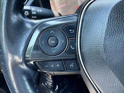 Used 2022 Toyota Corolla Cross LE AWD/4WD image 17
