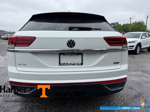 Used 2022 Volkswagen Atlas Cross Sport SE w/ Black Wheel Package AWD/4WD image 4