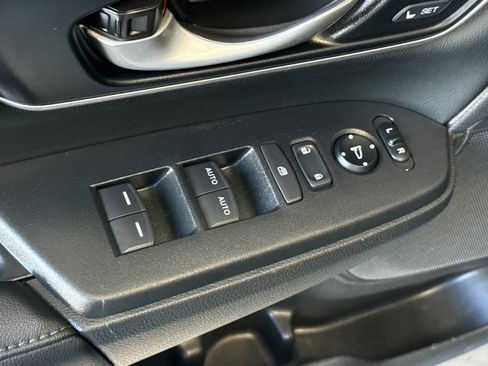 Used 2022 Honda CR-V Touring image 13