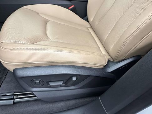 Used 2023 Audi Q8 Premium Plus image 23