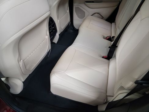 New 2025 Jeep Grand Cherokee Limited w/ Luxury Tech Group II RWD image 9