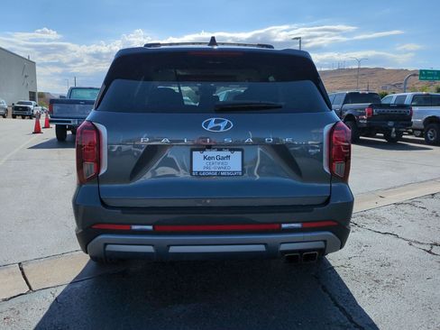 Used 2023 Hyundai Palisade SEL AWD/4WD image 4