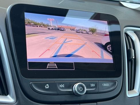 Used 2024 Chevrolet Malibu LT FWD image 9