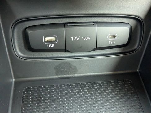 New 2026 Hyundai Venue SE image 21