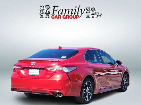 Used 2019 Toyota Camry SE w/ Convenience Package image 4