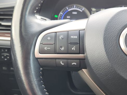 Used 2018 Lexus ES 300h image 32