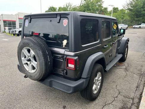 Used 2018 Jeep Wrangler Unlimited Sport S AWD/4WD image 4