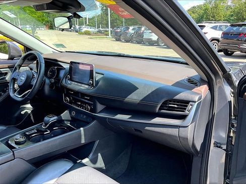 Used 2023 Nissan Rogue SV w/ SV Premium B Package AWD/4WD image 13