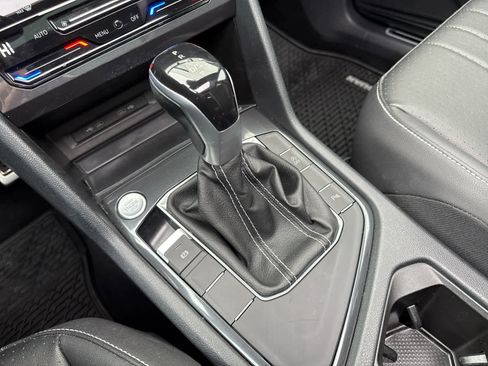 Used 2023 Volkswagen Tiguan SE R-Line image 16