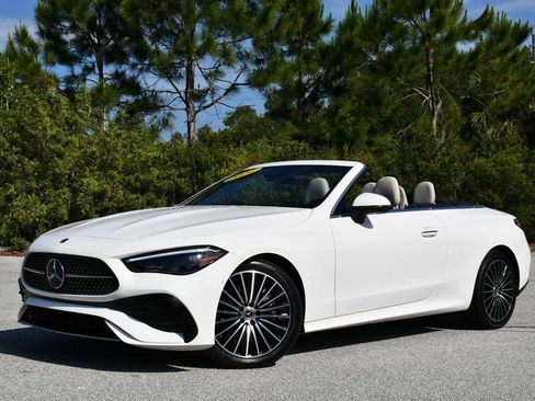 Used 2024 Mercedes-Benz CLE 450 4MATIC Cabriolet image 21