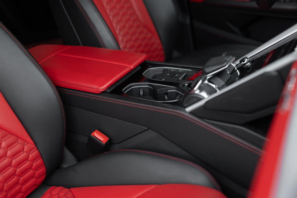 Used 2021 Lamborghini Urus AWD/4WD image 33