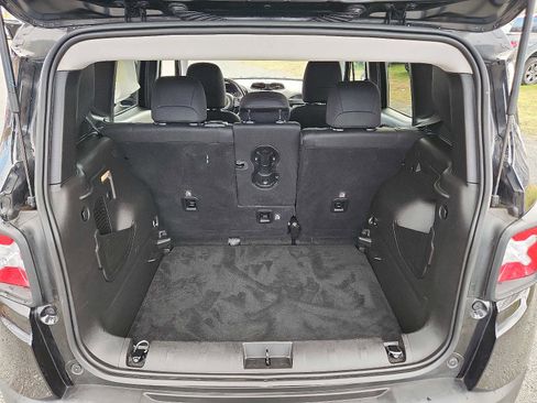 Certified 2022 Jeep Renegade Latitude w/ Convenience Group image 27